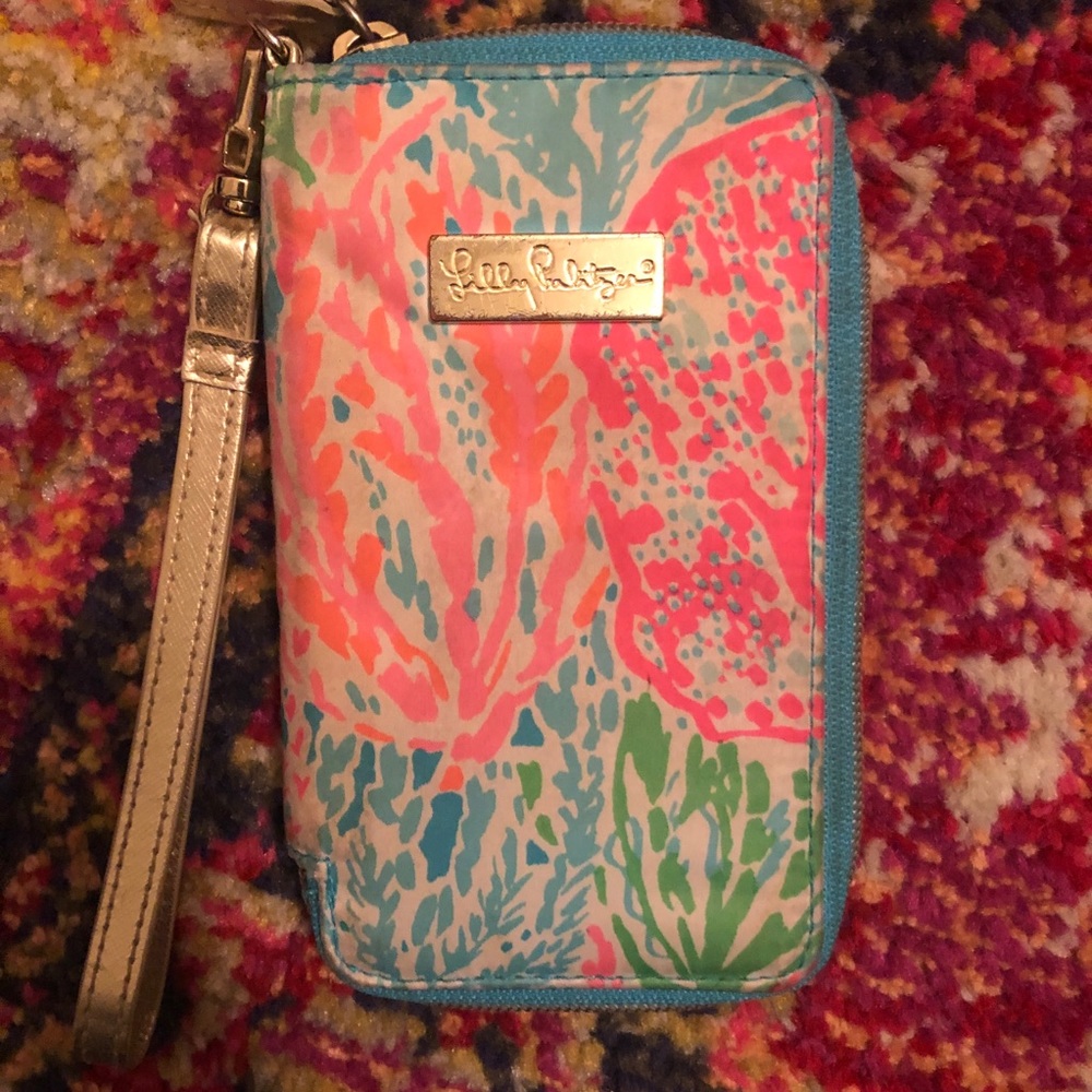 Lilly Pulitzer Tiki Palm 6/6s Wristlet
